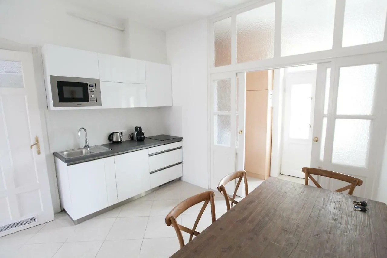 Chic & Charm Apartment Budapest