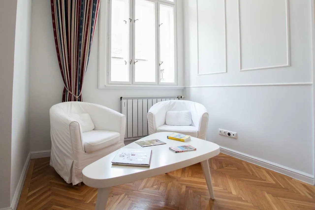 Chic & Charm Apartment Budapest 0*,  Magyarország
